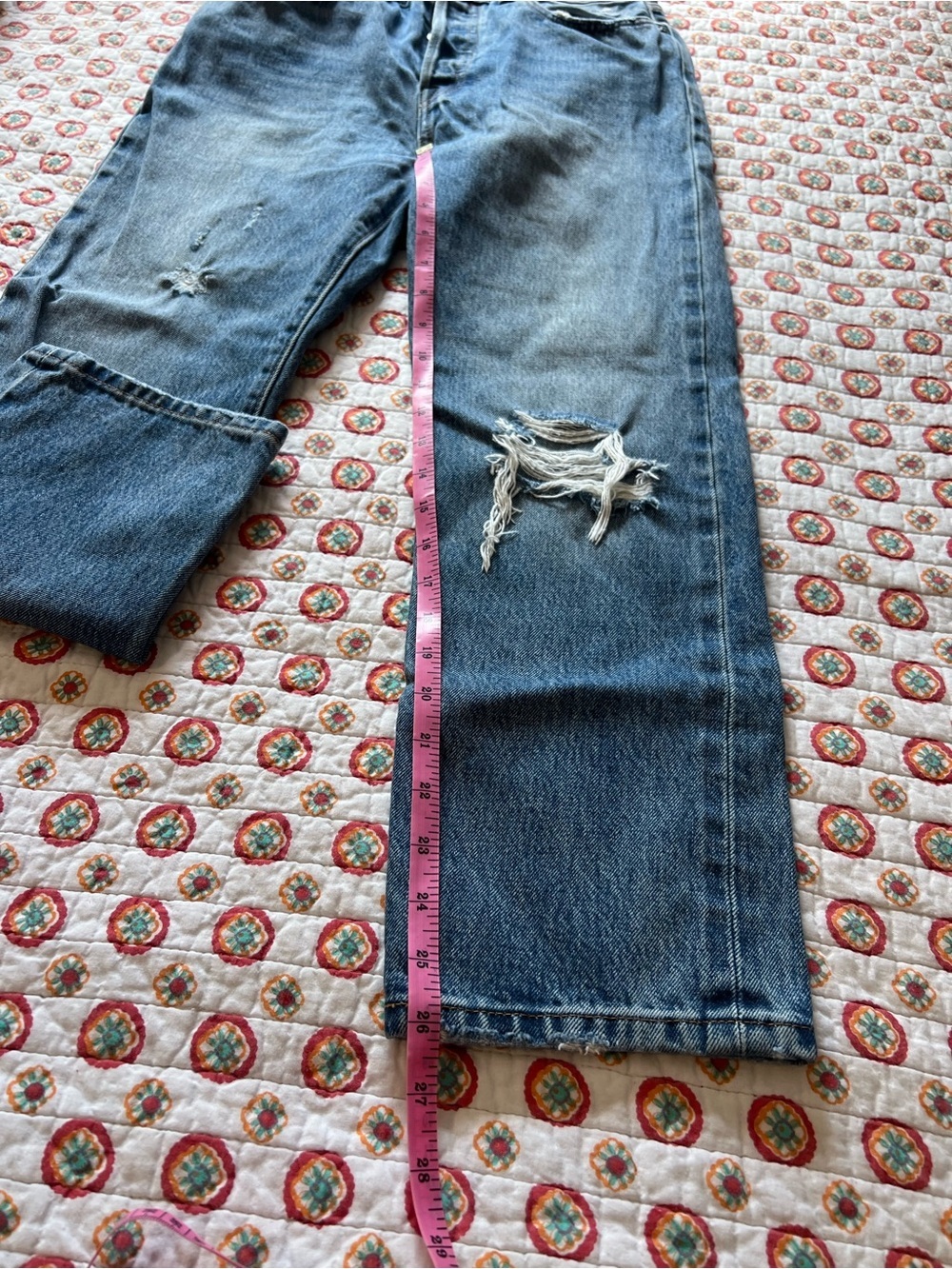 EUC Levi’s Premium 501 Denim Light Wash Distressed Jeans size 26 - Picture 8 of 8